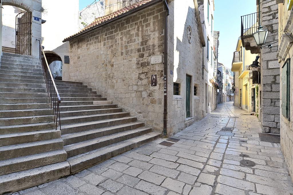 אומיס Apartments Mirabella מראה חיצוני תמונה