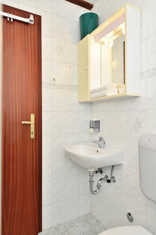 אומיס Apartments Mirabella מראה חיצוני תמונה