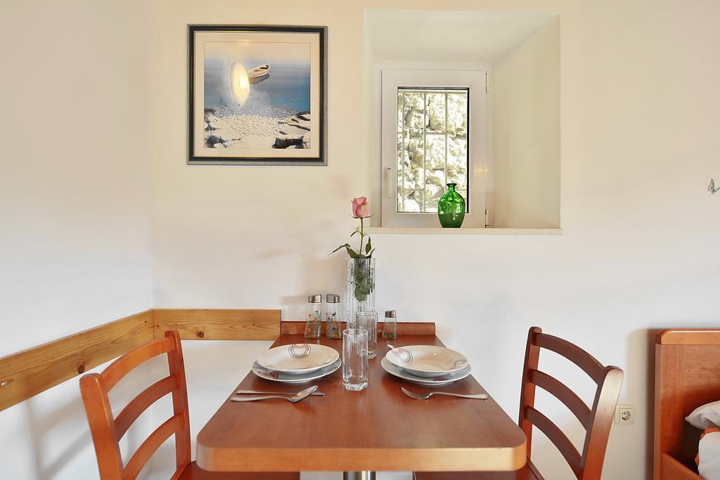 אומיס Apartments Mirabella חדר תמונה