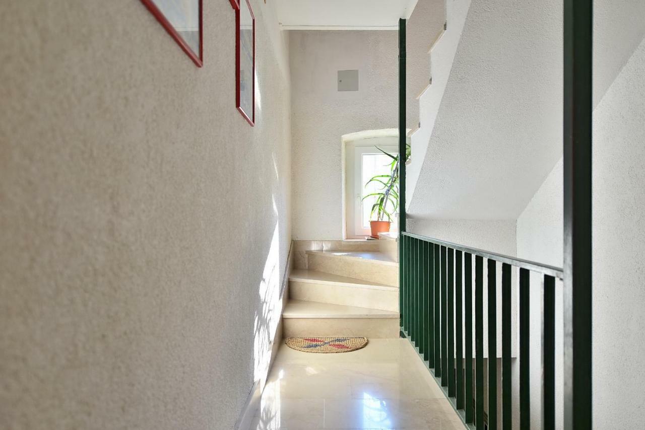 אומיס Apartments Mirabella מראה חיצוני תמונה