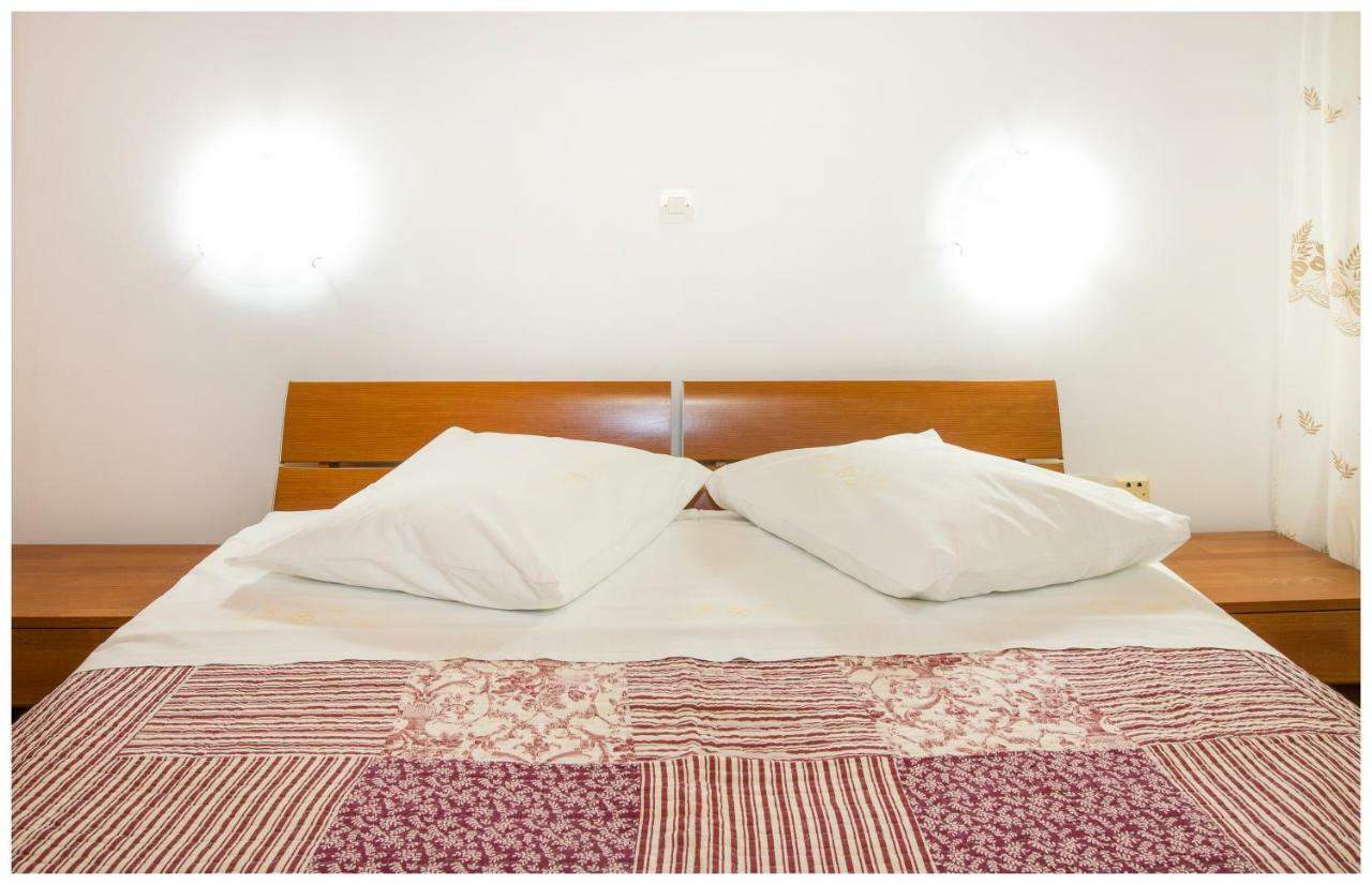 אומיס Apartments Mirabella מראה חיצוני תמונה