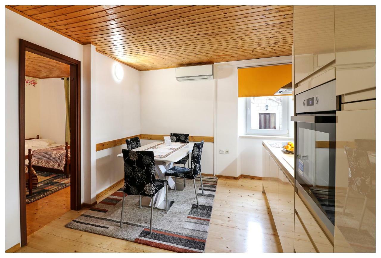 אומיס Apartments Mirabella מראה חיצוני תמונה